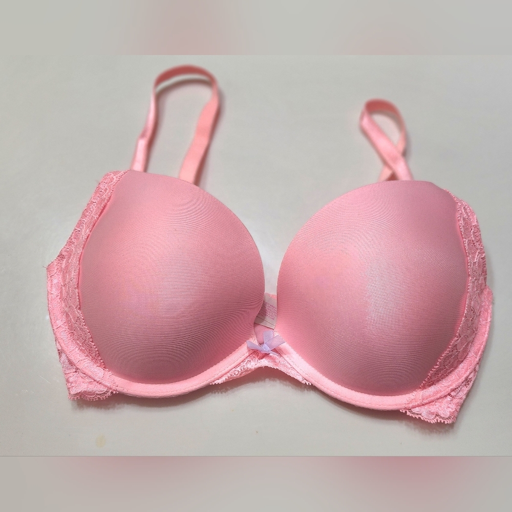 Victoria Secret bra. Size 32DD